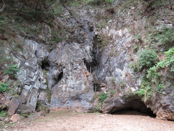 ▲구석기인들의 유적지 제천 점말동굴