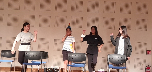 ▲다락방 청소년들의 연극 ‘나를 만나다’ 공연 모습