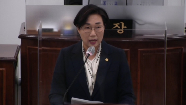 ▲5분 발언중인 김아진 의원