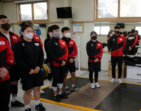 ▲서천에서 전지훈련중인 청소년 역도 국가대표팀